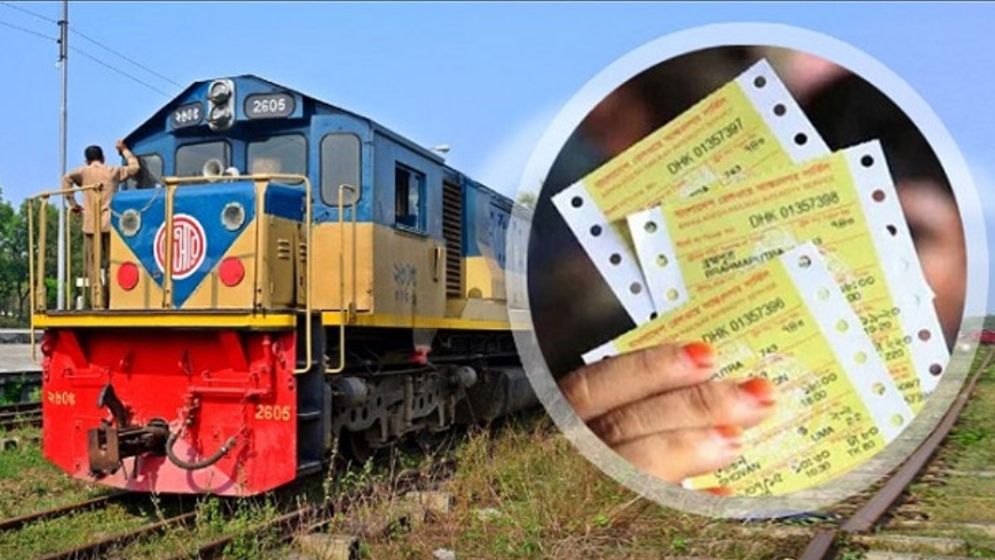 ৩-৪ মিনিটেই শেষ ট্রেনের সব টিকিট