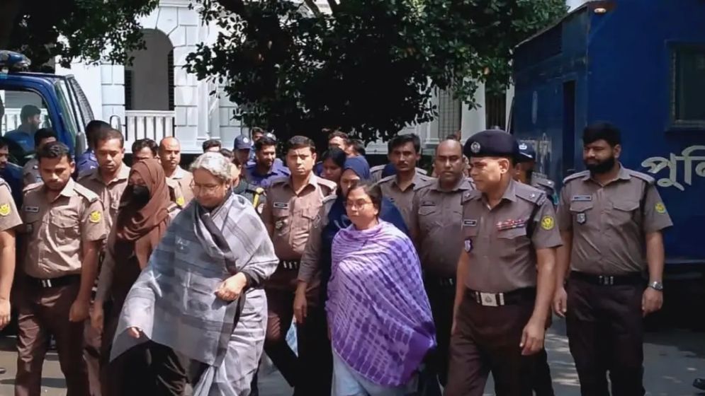 ট্রাইব্যুনালে আনা হলো দীপু মনি-রুপা-মোজাম্মেল বাবুকে