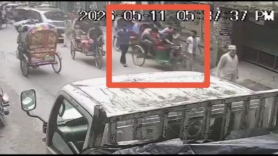 মোহাম্মদপুরে প্রকাশ্য ছিনতাই, রিকশা থামিয়ে অস্ত্রের মুখে লুট