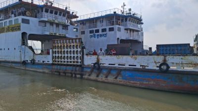 দীর্ঘদিন পর রৌমারী-চিলমারী নৌরুটে ফেরি চলাচল শুরু