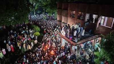 ধর্ষণচেষ্টার অভিযোগে উত্তাল জাবি ক্যাম্পাস, ২৪ ঘণ্টার আলটিমেটাম