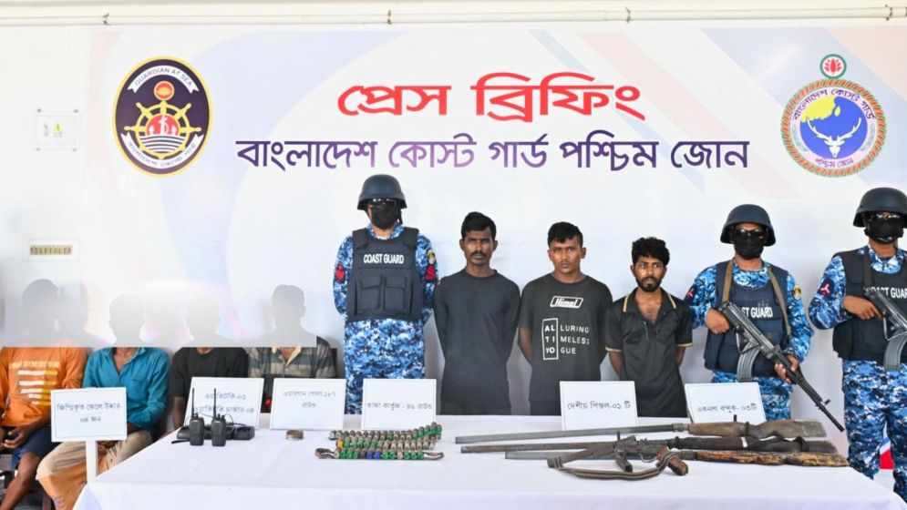 সুন্দরবনে ‘অপারেশন ম্যানগ্রোভ শিল্ড’, অস্ত্রসহ আটক ৩