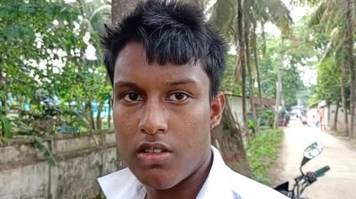 পরীক্ষার হলে সহপাঠীকে খাতা না দেখানোয় ছুরিকাঘাত