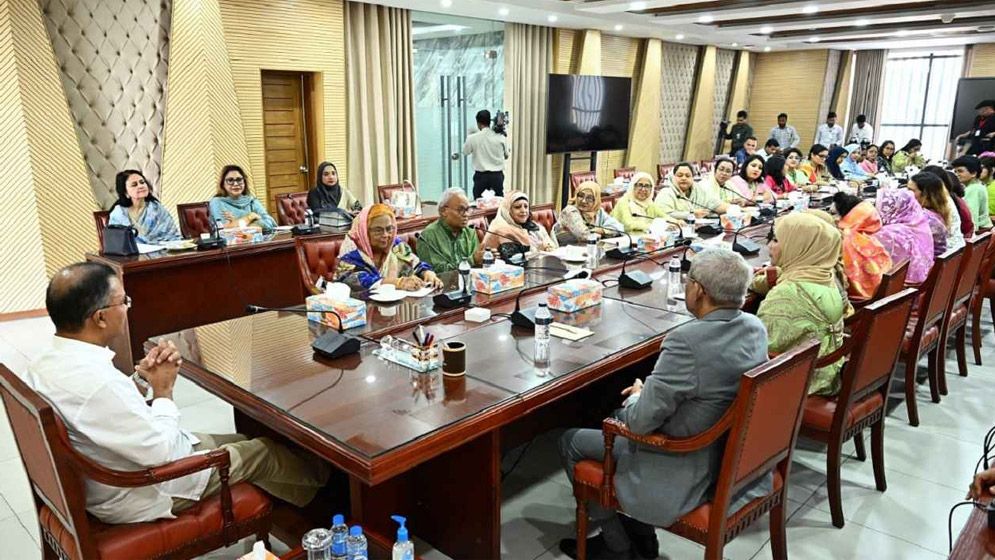 সংরক্ষিত নারী এমপিদের প্রথম সভায় যেসব বিষয়ে গুরুত্বারোপ প্রধানমন্ত্রীর