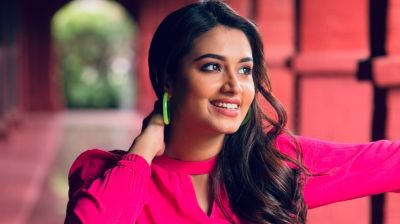 শ্বশুরবাড়ি থেকে অনেক পাকিস্তানি ড্রেস পাই: ফারিণ