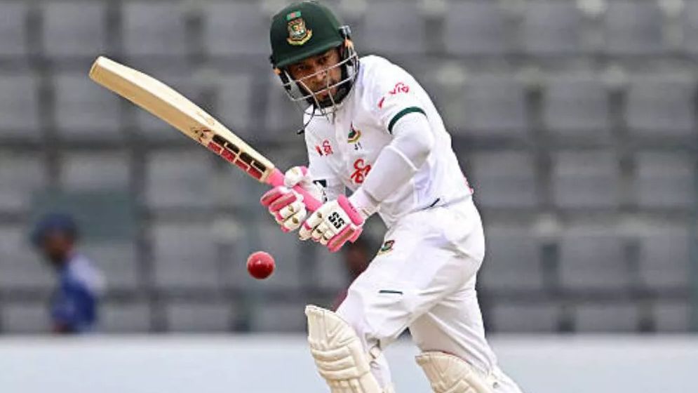 মুমিনুলের রেকর্ড ভাঙলেন মুশফিক