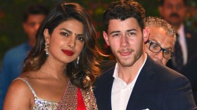 একসঙ্গে পর্দায় প্রিয়াঙ্কা ও নিক!