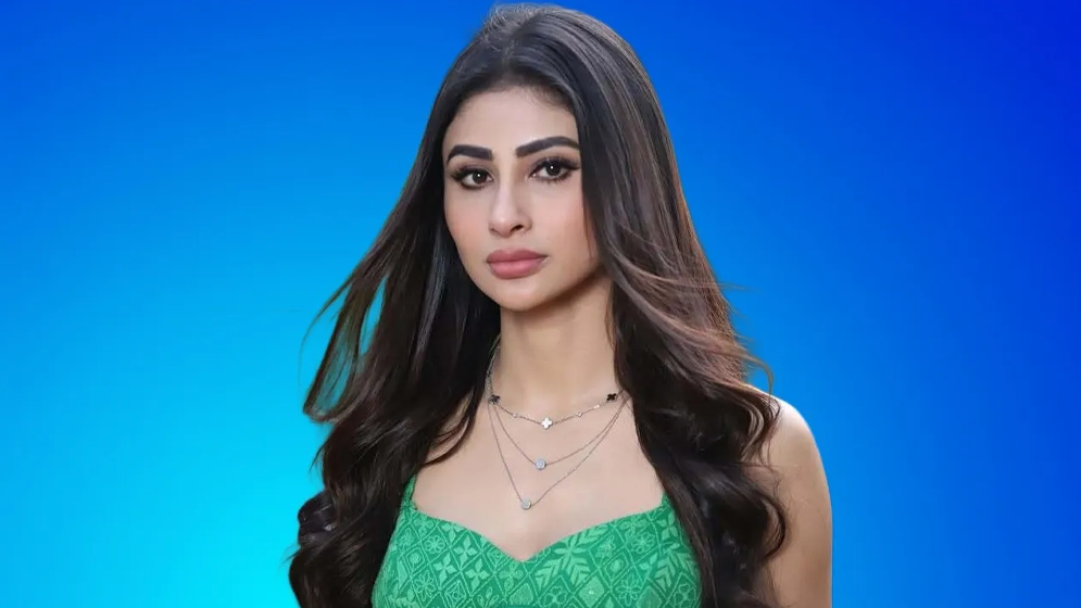 বিচ্ছেদ ঘোষণার পরই কানের লাল গালিচায় হাজির মৌনি রায়
