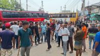 কাউন্টারে হামলা-মারধর, নওগাঁ থেকে ঢাকাসহ দূরপাল্লার বাস চলাচল বন্ধ