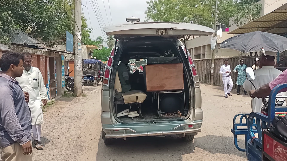 বজ্রপাতে নদীতে নিখোঁজ বৃদ্ধের লাশ ভারতে উদ্ধার