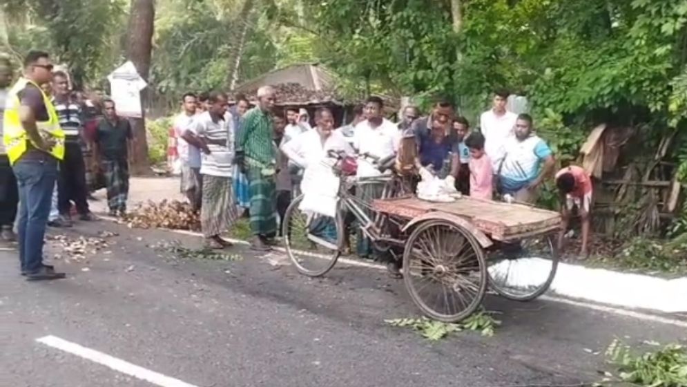 বাগেরহাটে ট্রাকের ধাক্কায় তিন মোটরসাইকেল আরোহী নিহত