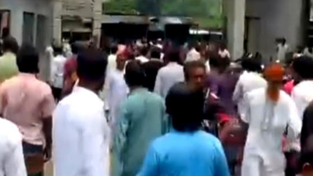 পূর্বধলায় পশুর হাটের ইজারা নিয়ে বিএনপি–জামায়াত সংঘর্ষ