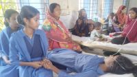 চিতলমারীতে প্রচণ্ড তাপপ্রবাহে ১২ ছাত্রী অসুস্থ
