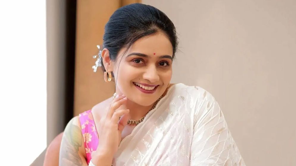 তিন বিয়ের পেছনে জীবনের ১৭টি বছর নষ্ট করেছি: মীরা
