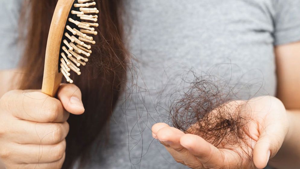 দৈনন্দিন যেসব অভ্যাস হতে পারে চুল পড়ার কারণ