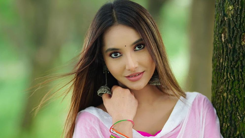‘চিৎকার না করলে সব লুটপাট করে আমাকে ধর্ষণের চেষ্টা করত’