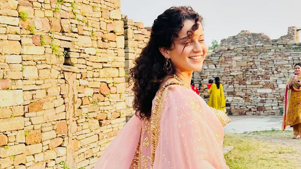 সিঁথিতে সিঁদুর গলায় মঙ্গলসূত্র, চুপিসারে বিয়ে করলেন কঙ্গনা!