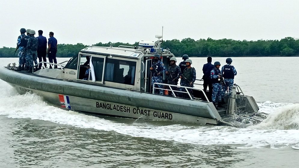 লঞ্চে ঝুঁকিপূর্ণ ওঠানামা বন্ধে কঠোর নজরদারি