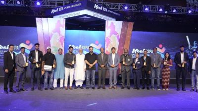 কুল বিএসপিএ স্পোর্টস অ্যাওয়ার্ডে বাজিমাত করলেন হামজা চৌধুরী, জিতলেন ‘ত্রিমুকুট’