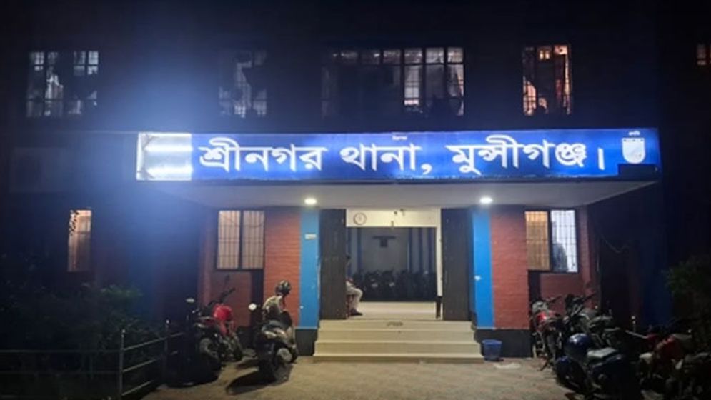 শ্রীনগরে গরু বোঝাই ট্রাক ছিনতাই