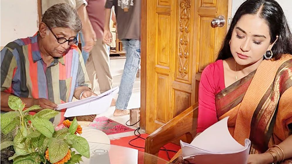 আফজাল হোসেনকে নিয়ে যে কথা বললেন মম
