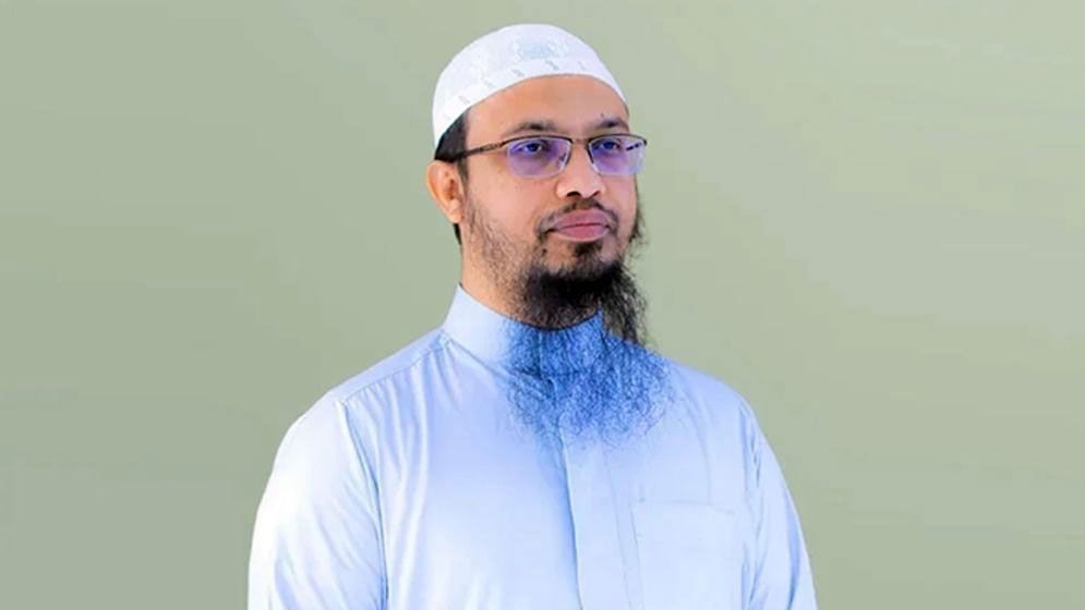 ঈদযাত্রায় ঝুঁকি এড়াতে যে পরামর্শ দিলেন শায়খ আহমাদুল্লাহ