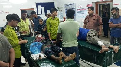 ঝড়ের কবলে দুই লঞ্চের সংঘর্ষ, আহত ১০ যাত্রী