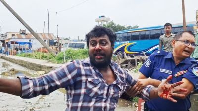 অটোরিকশা চালককে মারধরের অভিযোগ ট্রাফিক ইন্সপেক্টরের বিরুদ্ধে