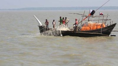 জাল টানার সময় হঠাৎ বজ্রপাত, জেলের মৃত্যু