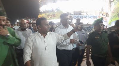 বৈরী আবহাওয়া উপেক্ষা করে নৌপথে ঈদযাত্রা