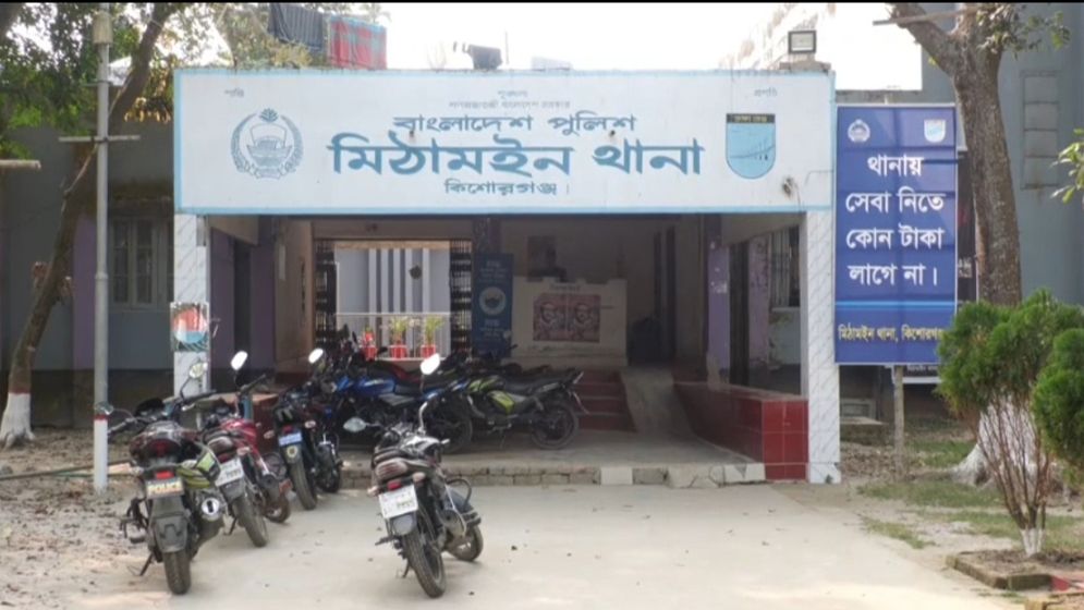 দুই ভাইকে বেঁধে রেখে বড় ভাইকে বল্লমের আঘাতে নদীতে ফেলে হত্যা