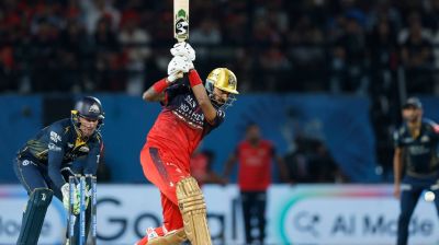 টানা দ্বিতীয়বার আইপিএলের ফাইনাল খেলবে বেঙ্গালুরু
