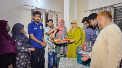 প্রধানমন্ত্রীর কাছ থেকে ঈদ উপহার পেলেন ফেনীর সেই শিক্ষিকা