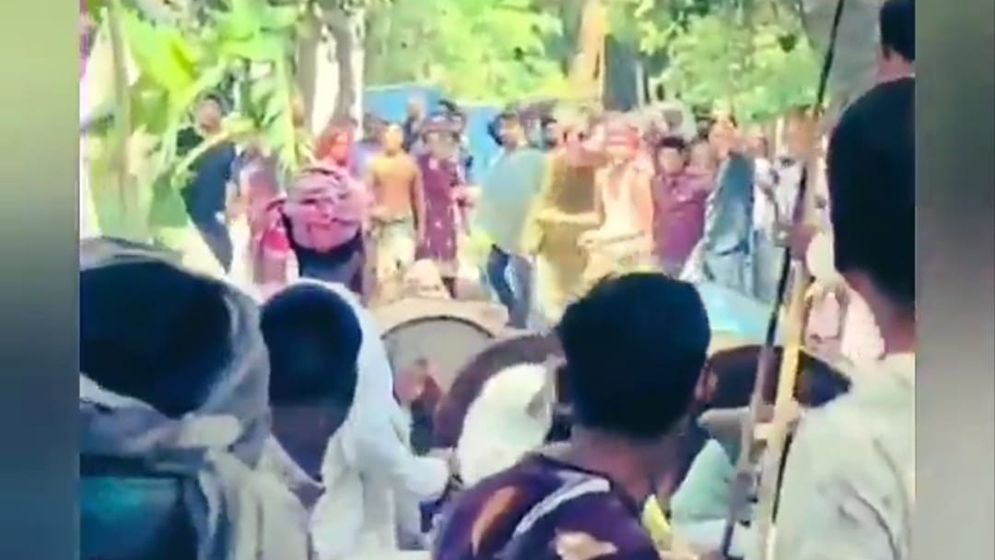 কুরবানির মাংস রাখা নিয়ে সংঘর্ষে আহত ৩০