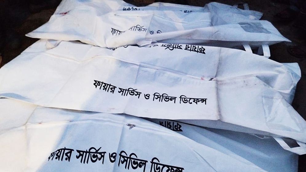 বেপরোয়া গতির দুই মোটরসাইকেলের মুখোমুখি সংঘর্ষে তিন বন্ধু নিহত
