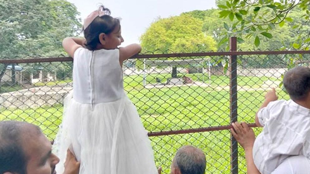 ঈদের দ্বিতীয় দিনেও ‘ডোনাল্ড ট্রাম্প’কে দেখতে দর্শনার্থীদের ভিড়