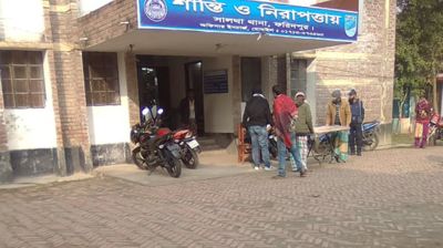 ঝড়ে গাছ পড়া নিয়ে সংঘর্ষে আহত ১২