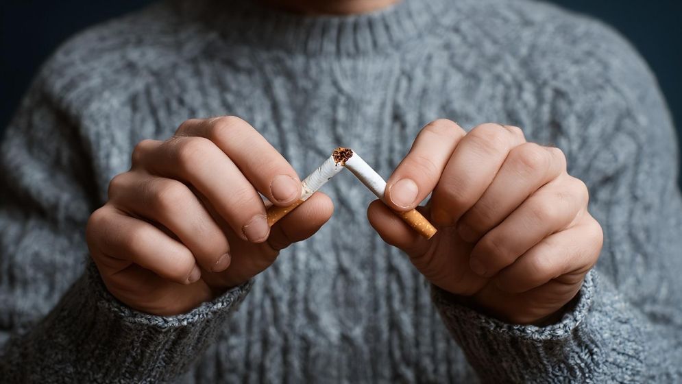 এক টানে শরীরে ঢোকে শত বিষ