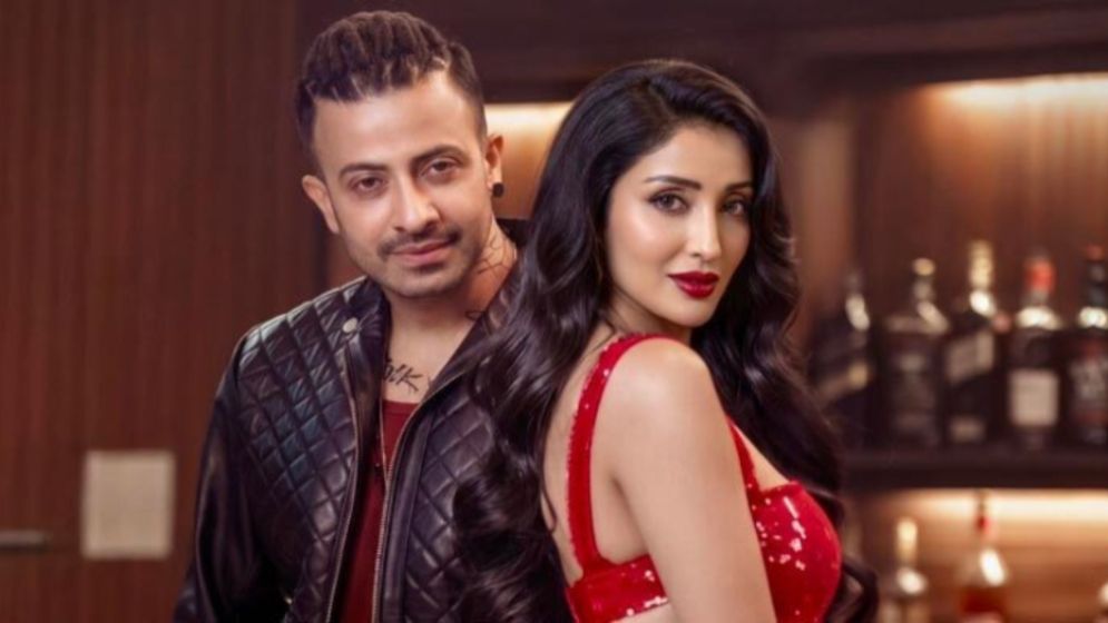 ‘রকস্টার’ সিনেমার নিজের দৃশ্য নিজেই ফাঁস করলেন নায়িকা