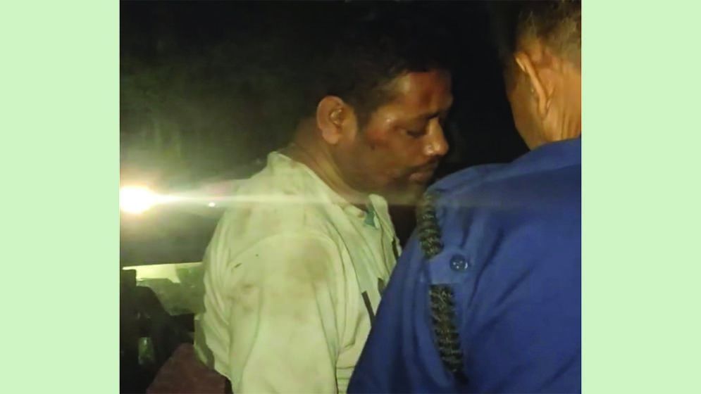 ছয় বছরের শিশুকে নিপীড়ন, অটোচালককে গণপিটুনি দিয়ে পুলিশে সোপর্দ