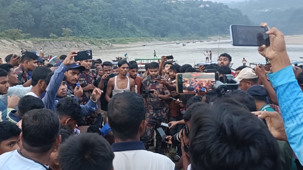 জাফলংয়ে পানিতে ডুবে এক পর্যটকের মৃত্যু