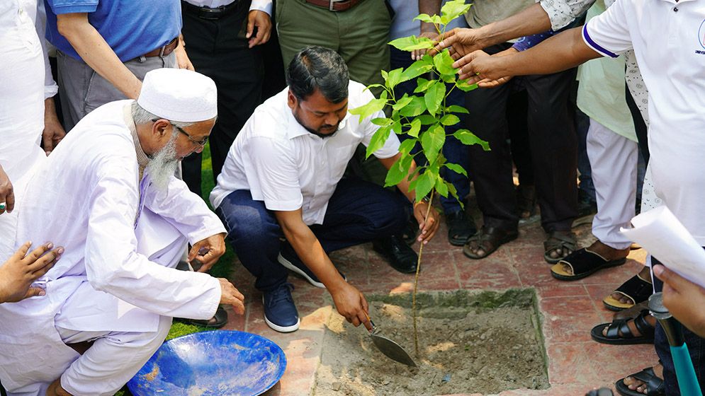 রাজশাহীতে আড়াই লাখ গাছ লাগানোর কর্মসূচি উদ্বোধন
