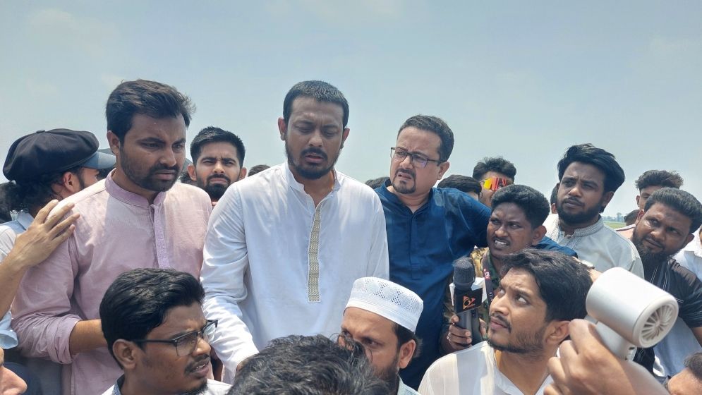 ভারতের বিরুদ্ধে আন্তর্জাতিক আদালতে মামলা করা উচিত: নাসীরুদ্দীন পাটওয়ারী