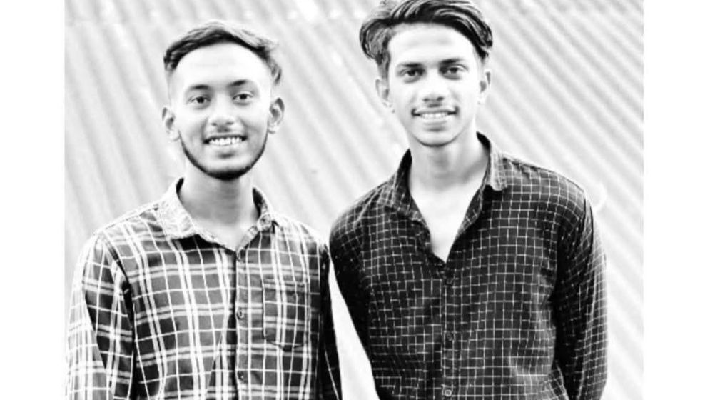 ট্রাকচাপায় মোটরসাইকেল আরোহী ২ বন্ধুর মৃত্যু