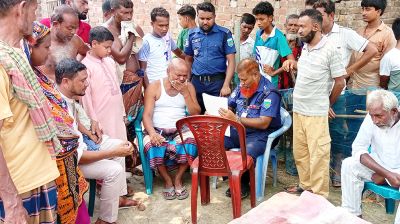 পিকনিকের বাসের ধাক্কায় শিশুর শরীর ছিন্নভিন্ন