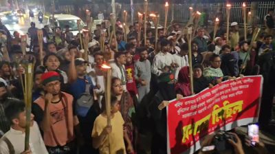 ওসমান হাদি হত্যার বিচার দাবিতে ইনকিলাব মঞ্চের মশাল মিছিল