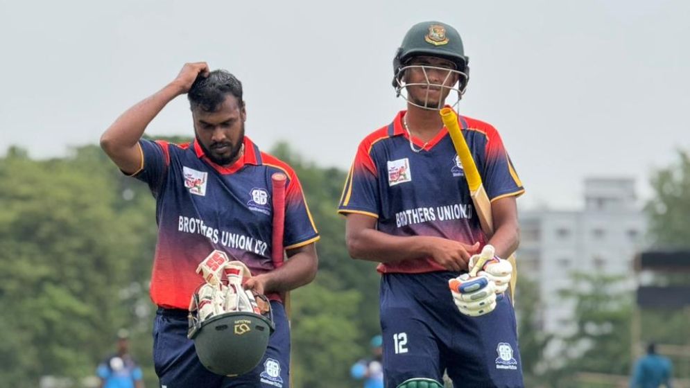 পারিশ্রমিক না পাওয়ায় ডিপিএলের ম্যাচ বয়কট করল ব্রাদার্স