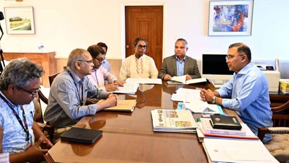 স্বাস্থসেবা জনগণের দ্বারপ্রান্তে পৌঁছে দিতে অ্যাম্বুলেন্স সেবা নিশ্চিত করবে সরকার
