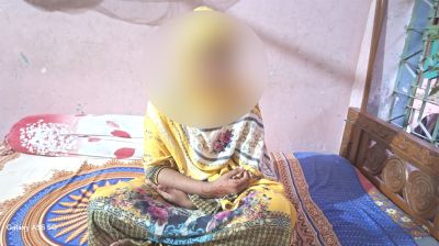 বিয়ের দাবিতে প্রেমিকের বাড়িতে কলেজছাত্রীর অবস্থান