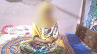 বিয়ের দাবিতে প্রেমিকের বাড়িতে কলেজছাত্রীর অবস্থান